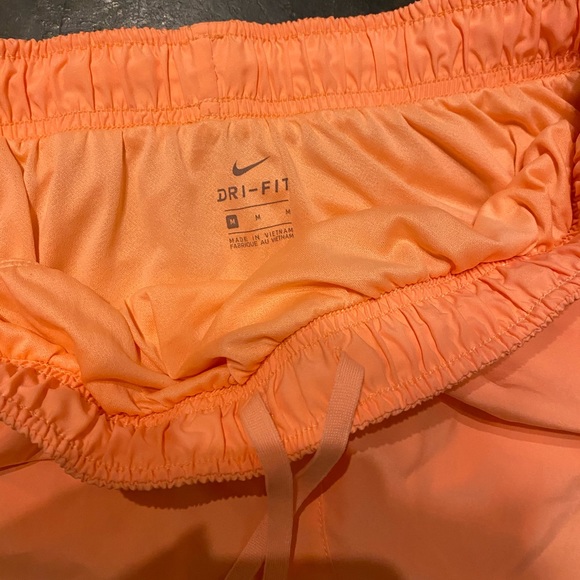 Nike shorts - Picture 2 of 3